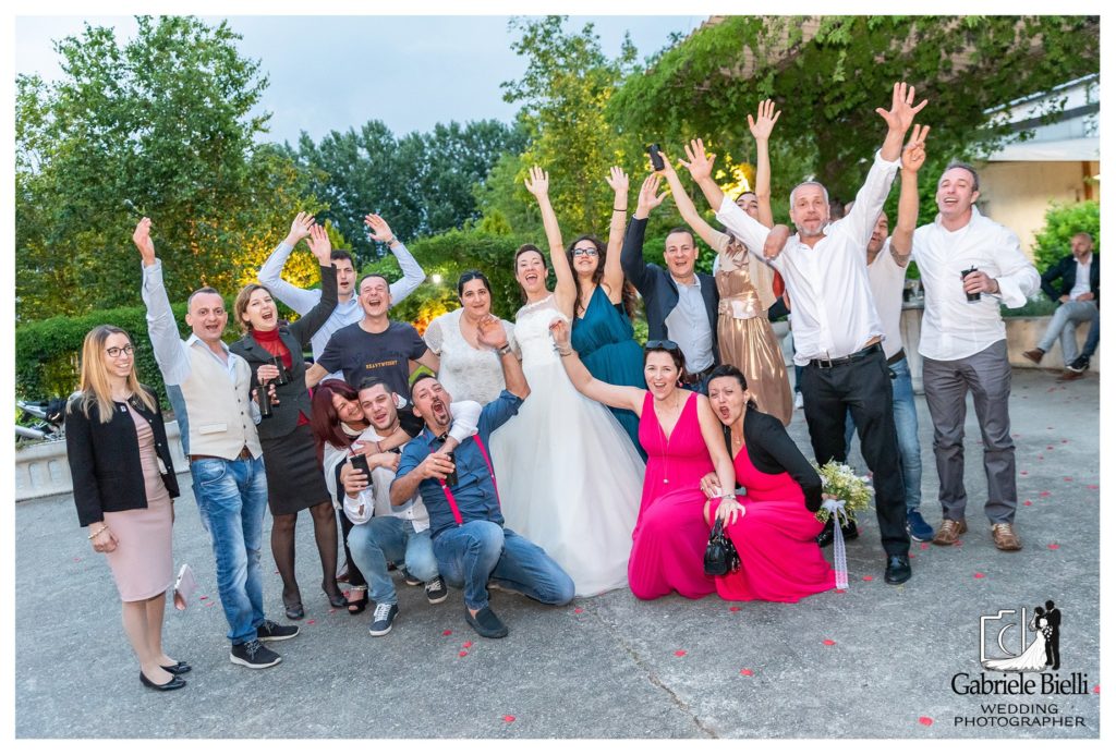 Matrimoni di paura: le foto con parenti e invitati!